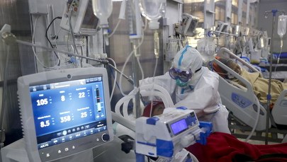 Francja przekroczyła barierę 70 tys. ofiar śmiertelnych Covid-19 