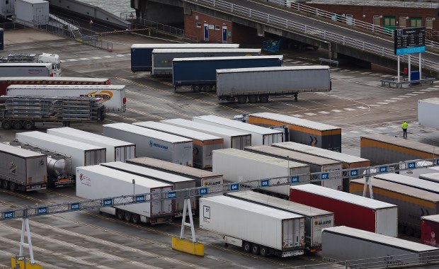 Francja przywróciła możliwość wjazdu na swoje terytorium z Wielkiej Brytanii. Jest jednak warunek