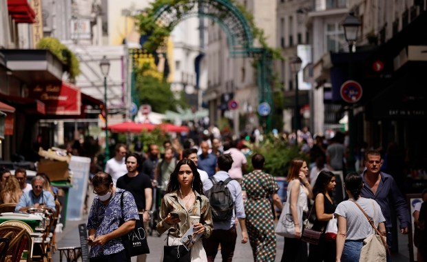Francja rozpoczęła ostatni etap wychodzenia z lockdownu