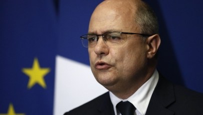Francja: Szef MSW podał się do dymisji po ujawnieniu, że zatrudniał córki