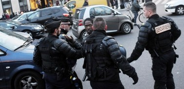 Francja: W koszu na śmieci znaleziono pas szahida? Są sugestie, że należał do Salaha Abdeslama