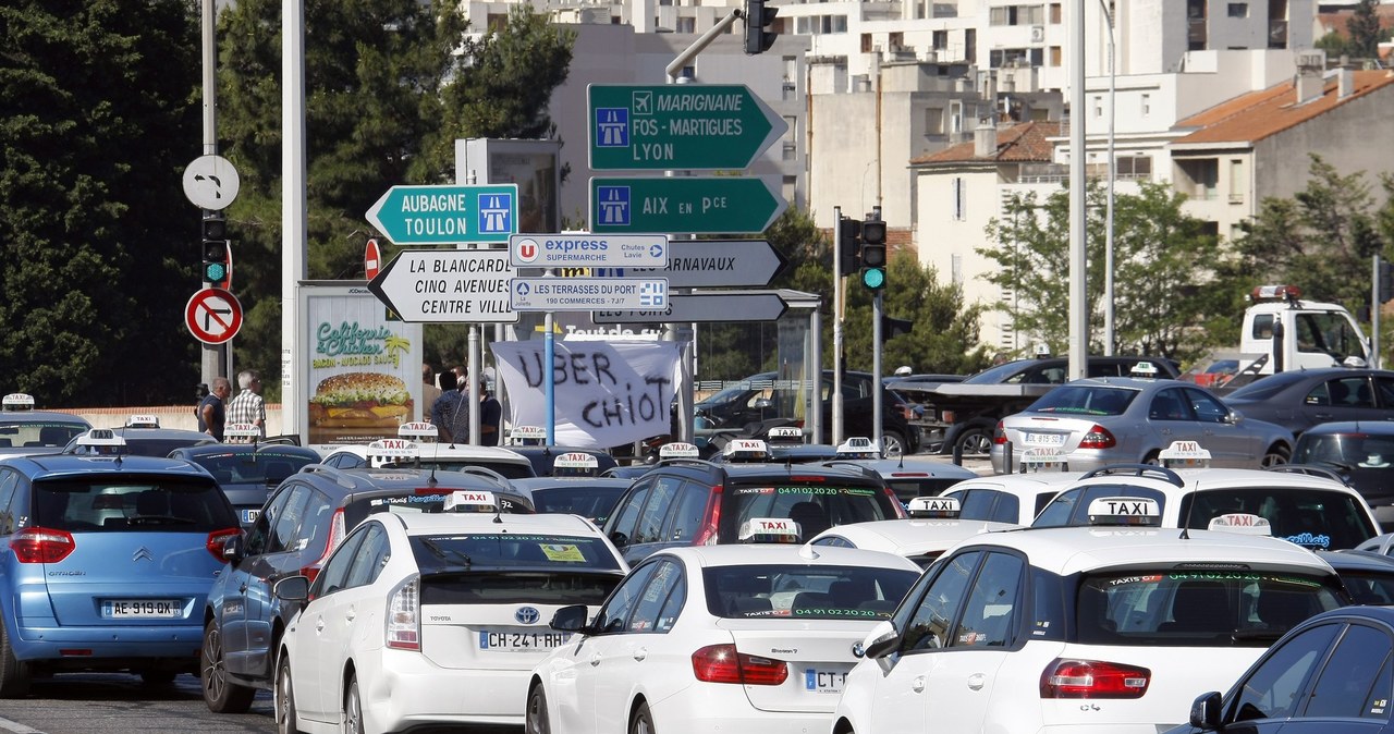 Francja wprowadza nowe ograniczenia dla kierowców /Associated Press / Fotolink /Informacja prasowa