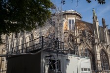 Francja: Wstrzymano prace w katedrze Notre Dame