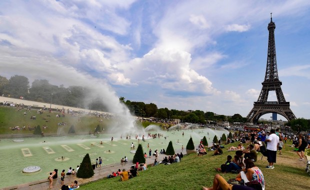 Francja zakaże nachalnych podrywów. To sposób na uliczne molestowanie