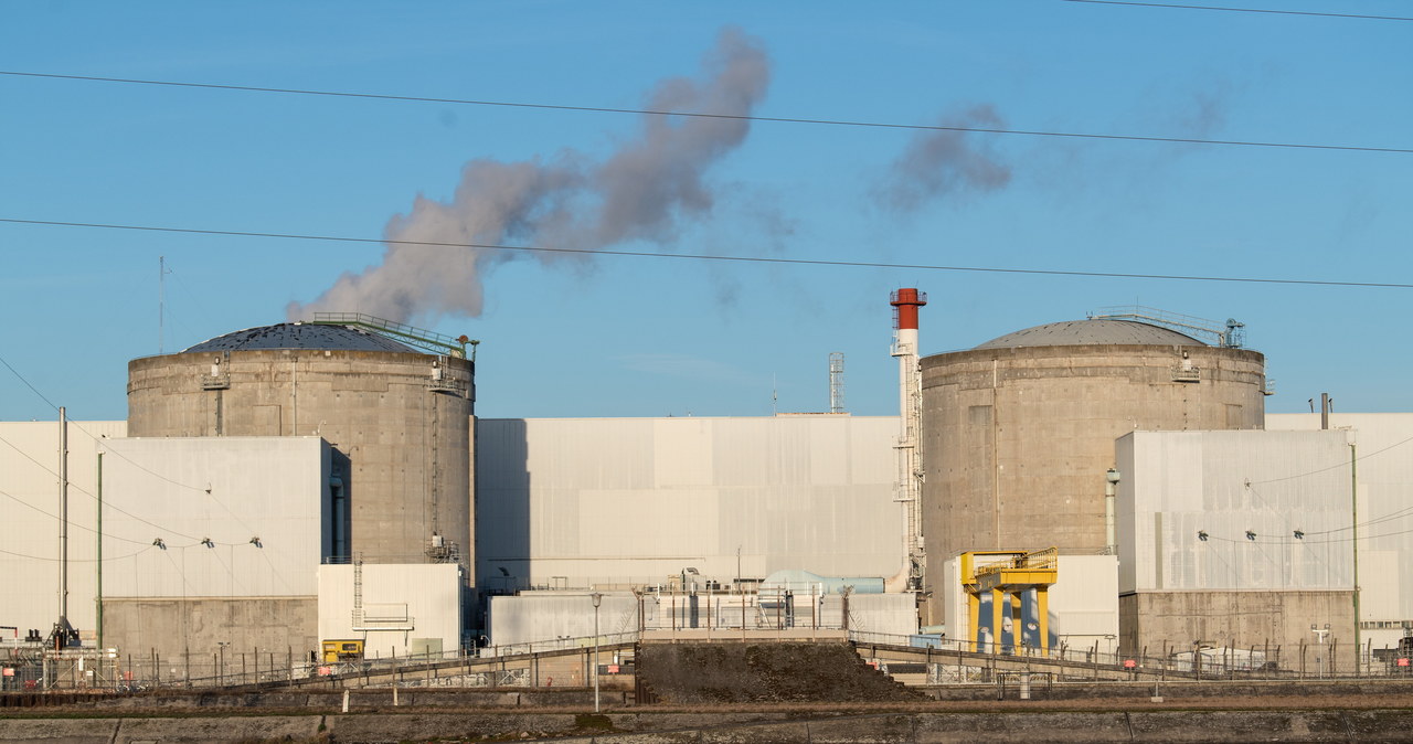 Francja zamyka swoją najstarszą elektrownię jądrową w Fessenheim nad Renem /EPA