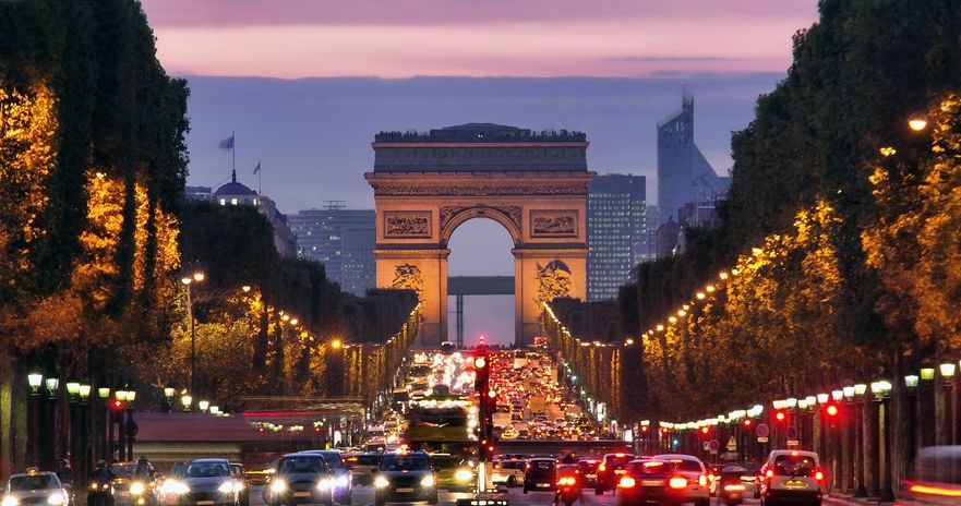 Francja zmaga się z finansowymi skutkami pandemii /123RF/PICSEL