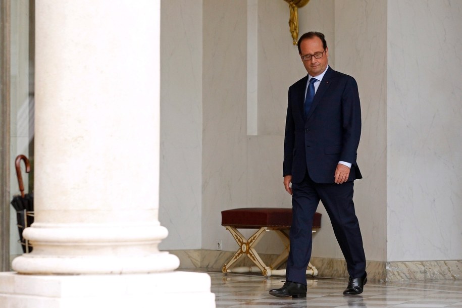Francois Hollande /YOAN VALAT  /PAP/EPA