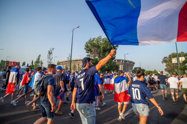 Francuscy kibice przed meczem Francja - Portugalia /ZOLTAN BALOGH /PAP/EPA