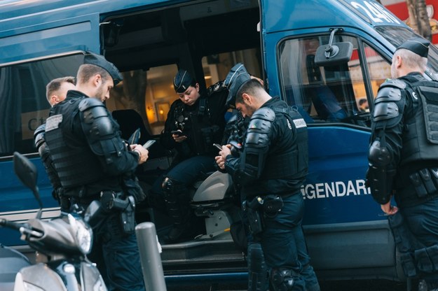 Francuscy policjanci /Nicolas Serve /PAP/EPA
