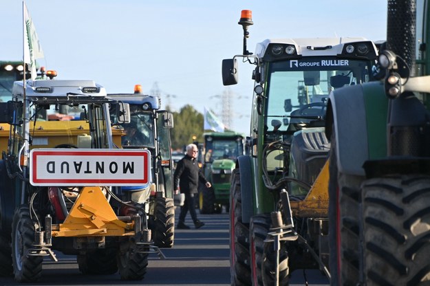 Francuscy rolnicy blokujący trasy A9 i A709 w Montpellier, na południu Francji /SYLVAIN THOMAS /East News