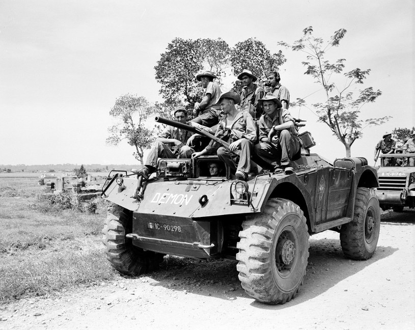 Francuscy żołnierze dysponowali o wiele lepszym sprzętem i uzbrojeniem, niż armia Viet Minhu /East News