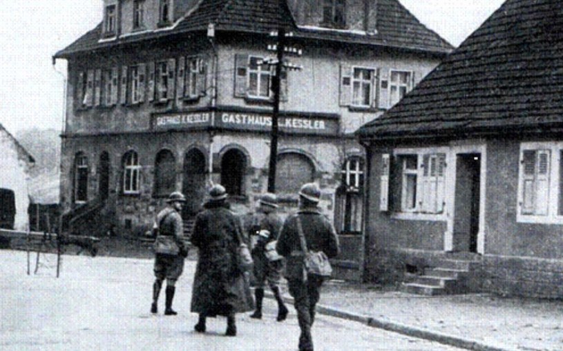 Francuscy żołnierze w jednej z niemieckich miejscowości /domena publiczna