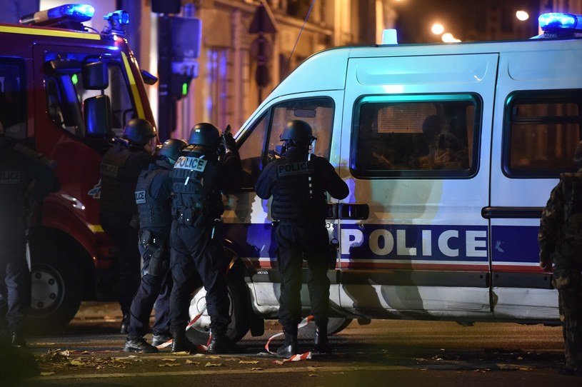 Francuska policja pracuje na najwyższych obrotach /PAP/EPA