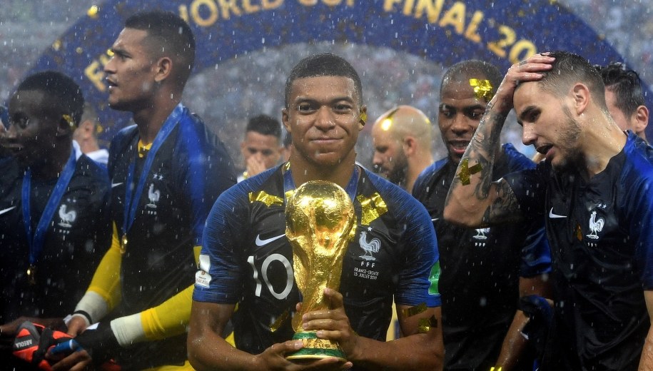 Francuska reprezentacja po zwycięstwie z Chorwacją /	FACUNDO ARRIZABALAGA /PAP/EPA