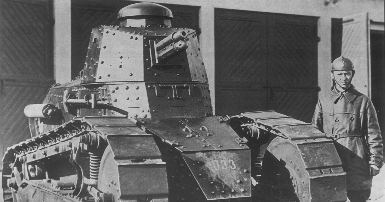 Francuski czołg Renault FT-17 w Wojsku Polskim /Archiwum Tomasza Szczerbickiego