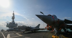 Francuski lotniskowiec przerywa misję na Bałtyku i płynie w stronę Iranu