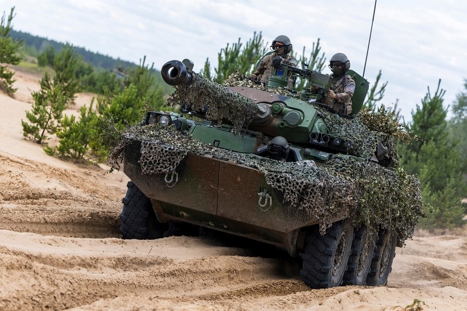 Francuski wóz opancerzony /Shutterstock