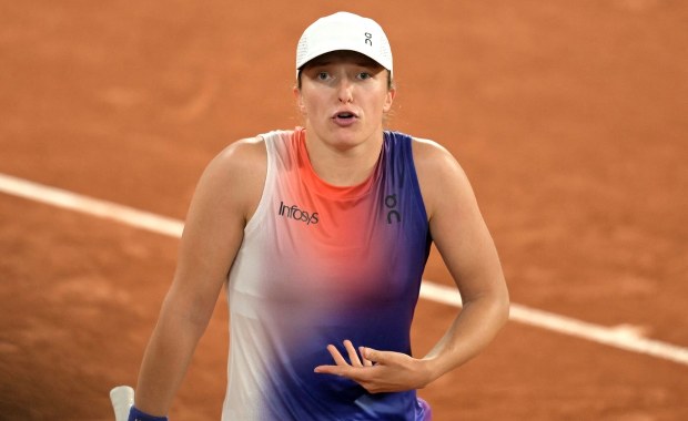 Francuskie media o "szalonym meczu" i "cudzie" Igi Świątek