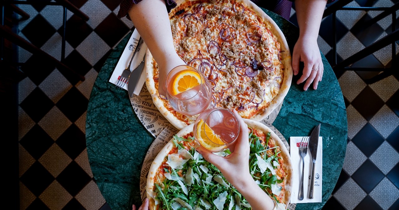 Francuskie turystki wyszły bez płacenia we Włoszech z pizzerii. W ich lokalizacji pomógł Facebook /L'Osteria /INTERIA.PL