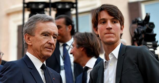 Francuz Bernard Arnault z synem /AFP