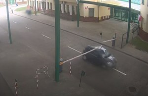 Francuz w Grzechotkach staranował szlaban graniczny