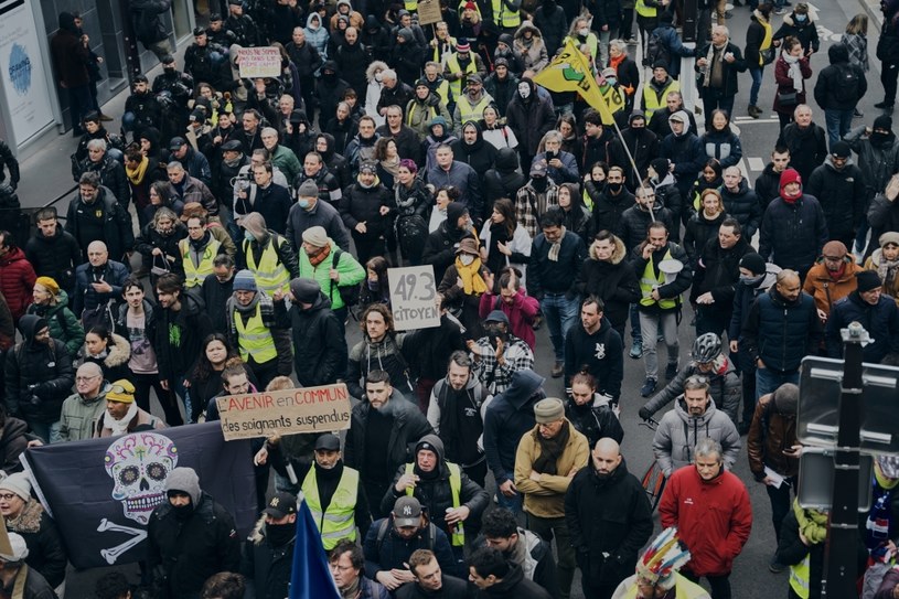 Francuzi protestują przeciw reformie emerytalnej. Planowane są strajki w całym kraju. Na zdj. manifestacja w Paryżu /AFP