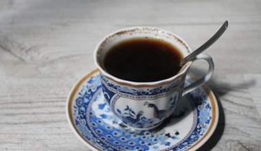Francuzki dodają do kawy zamiast mleka. Nic dziwnego, że większość ma talię osy