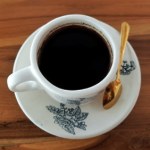 Francuzki dodają do kawy zamiast mleka. Nic dziwnego, że większość ma idealną figurę