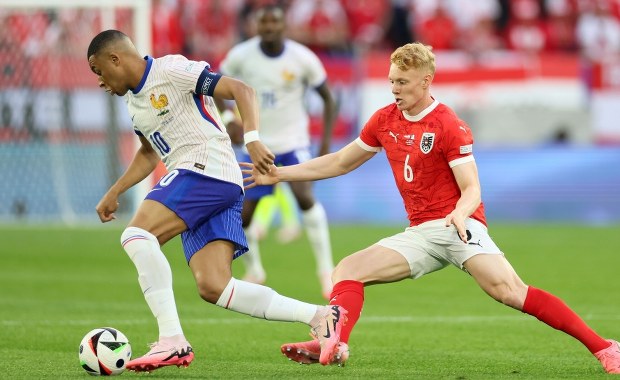 Francuzom pomógł samobój. "Trójkolorowi" nie zaimponowali