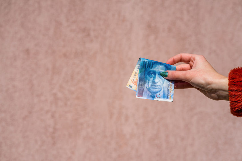 Frank szwajcarski drożeje razem z euro. Wzrośnie rata kredytów frankowych. Zdj. ilustracyjne /123RF/PICSEL