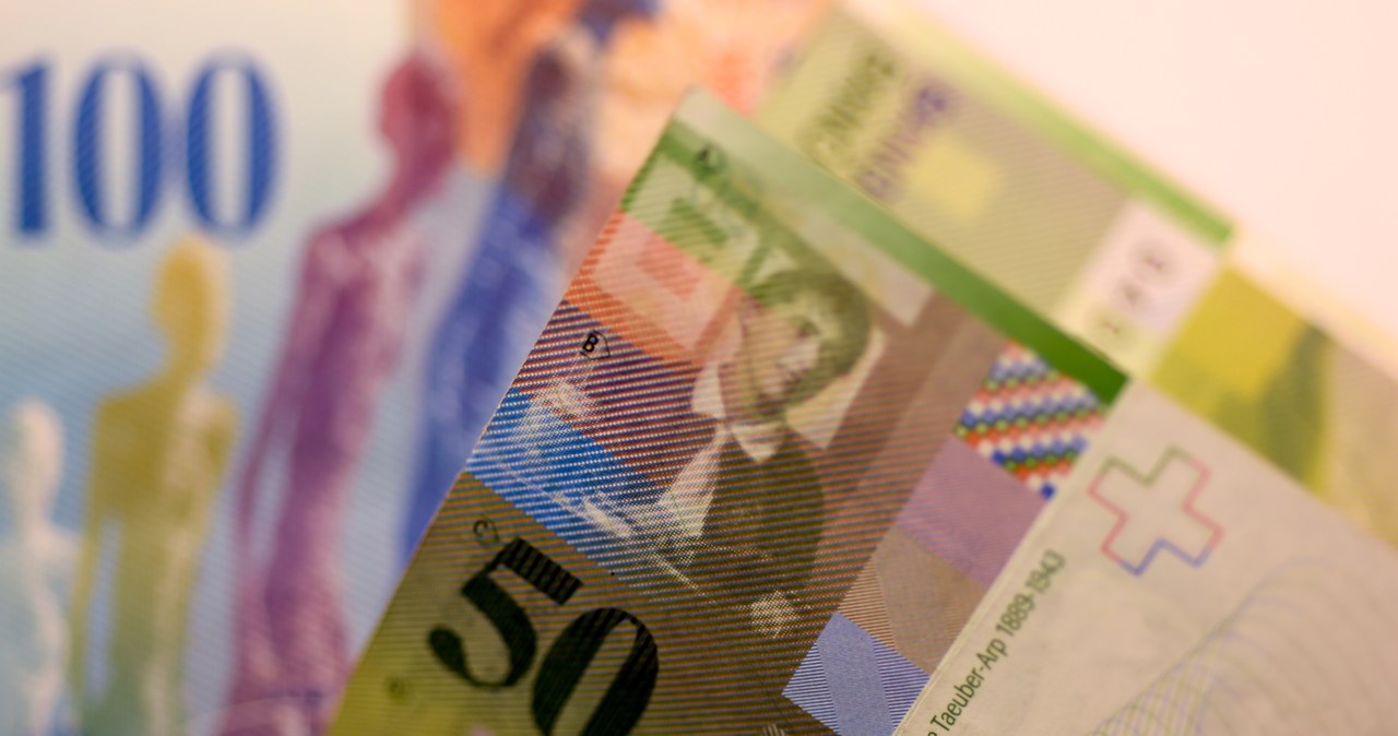 Frank szwajcarski jest teraz o 60 groszy droższy niż na początku czerwca i zbliża się do 5 złotych /123RF/PICSEL