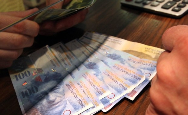 Frank szwajcarski najtańszy od ponad 3 lat. A może kosztować jeszcze mniej