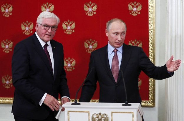 Frank-Walter Steinmeier i Władimir Putin, zdj. z 2017 r. /YURI KOCHETKOV /PAP/EPA