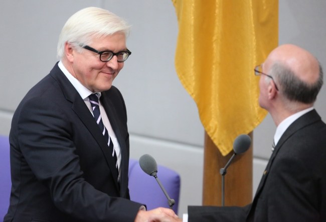 Frank-Walter Steinmeier przyjedzie do Warszawy tuż po wizycie szefa rosyjskiej dyplomacji /MICHAEL KAPPELER /PAP/EPA