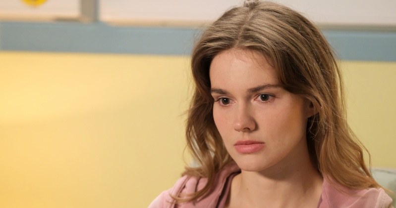 Franka (Dominika Kachlik) zgłosi się na badania do szpitala w Warszawie /Źródło: AIM