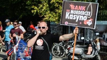 Frankowicze demonstrowali w Warszawie. "Prezydencie obiecałeś"