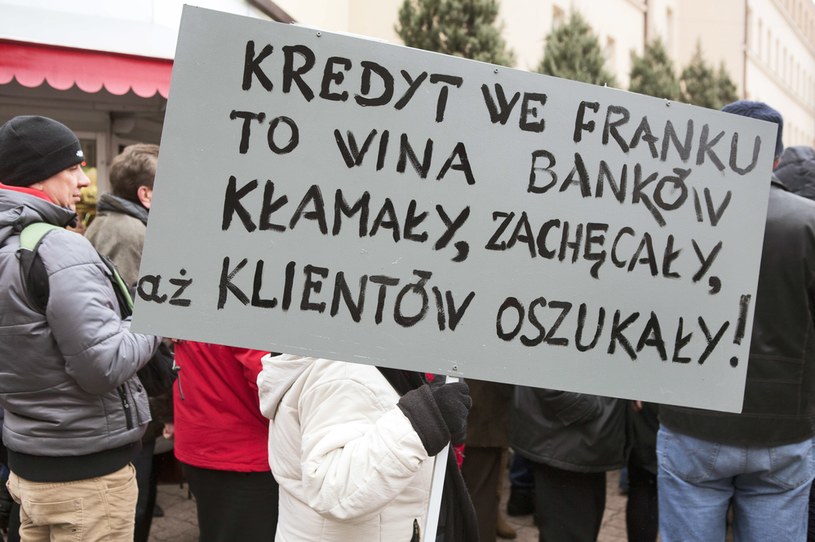 Frankowicze od lat podkreślają, że kredyt walutowy często był jedyną opcją, którą proponowały im banki /Marian Zubrzycki /Agencja FORUM