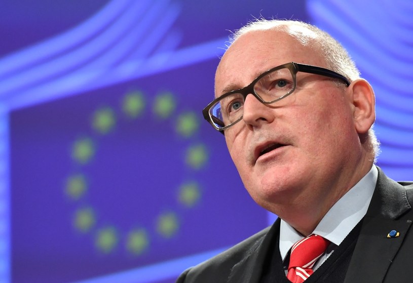 Frans Timmermans: Wspieramy starania państw członkowskich na rzecz lepszej ochrony naszych obywateli i ich swobód /AFP
