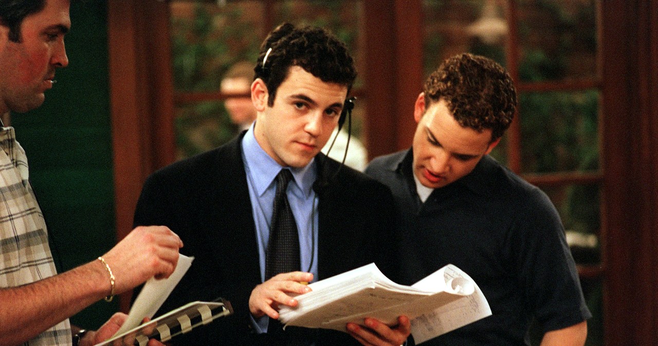 Fred Savage na planie w 2000 roku /ABC Photo Archives/Disney General Entertainment Content via Getty Images /Getty Images