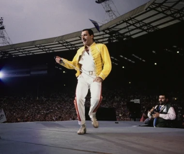 Freddie Mercury (Queen) uczczony w Londynie. Zdjęcia obiegły sieć