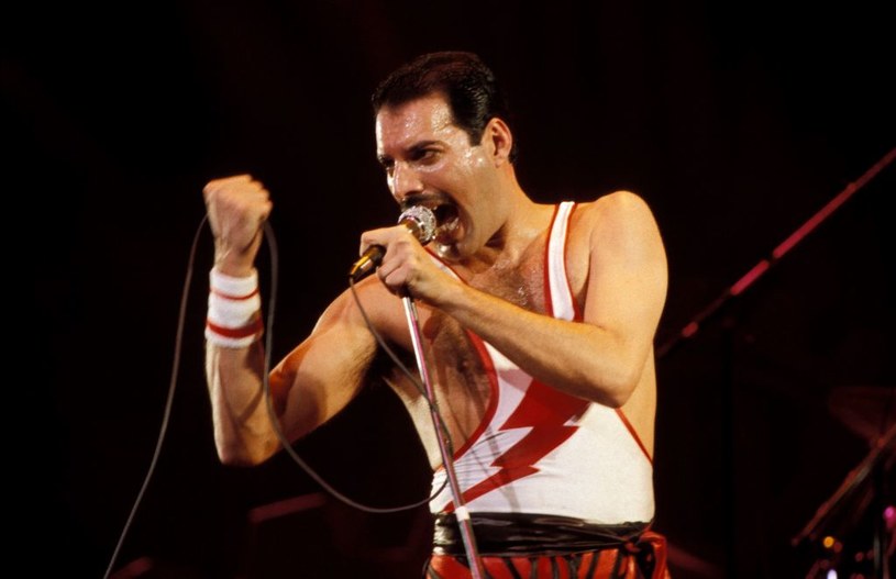 Freddie Mercury zmarł w wieku 45 lat. Pod koniec życia potwornie cierpiał i z trudem łapał oddech /Bob King /Getty Images