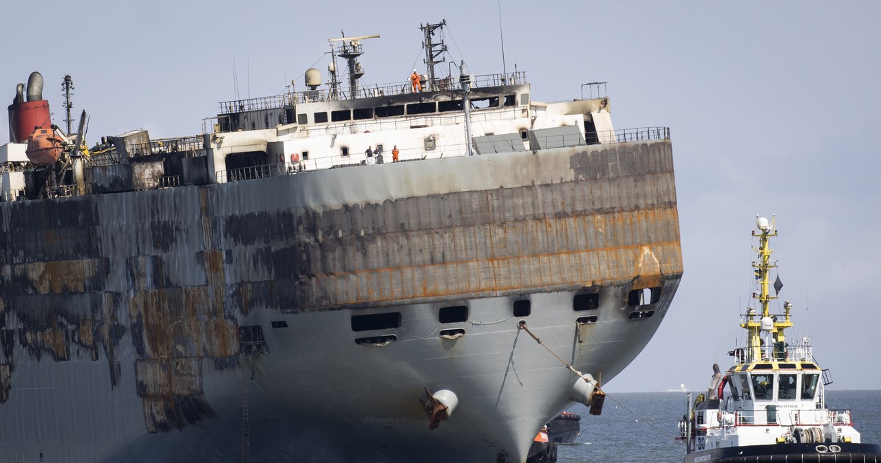 Fremantle Highway został zaholowany do portu w Eemshaven /AFP