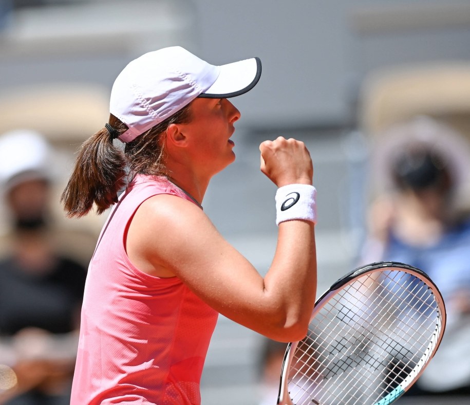 French Open: Iga Świątek zagra o trzecią rundę z Peterson /AA/ABACA /PAP/Abaca