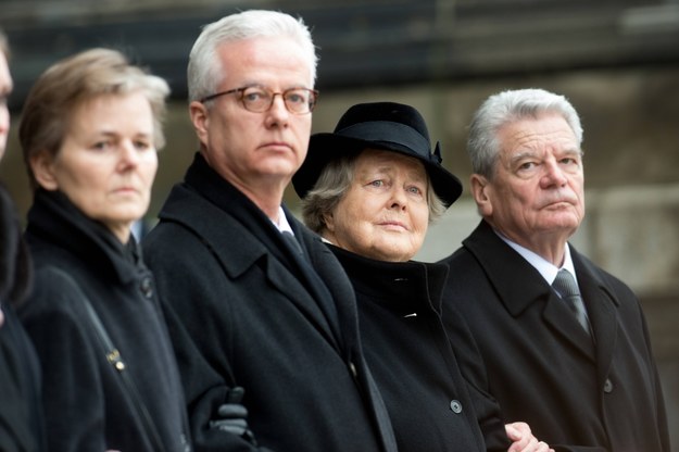 Fritz von Weizsaecker (na zdjęciu drugi od lewej) podczas pogrzebu swojego ojca, byłego prezydenta Niemiec Richarda von Weizsaeckera /Maurizio Gambarini / dpa /PAP/EPA