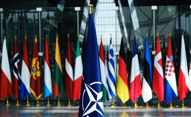 "FT": Europejscy członkowie NATO muszą wydawać więcej na obronność