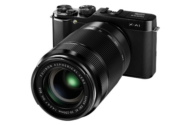 Fujifilm X-A1 z obiektywem Fujinon XC 50-230 mm F4,5-6,7 OIS /materiały prasowe