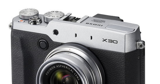 Fujifilm X30 - najlepszy profesjonalny aparat kompaktowy /materiały prasowe