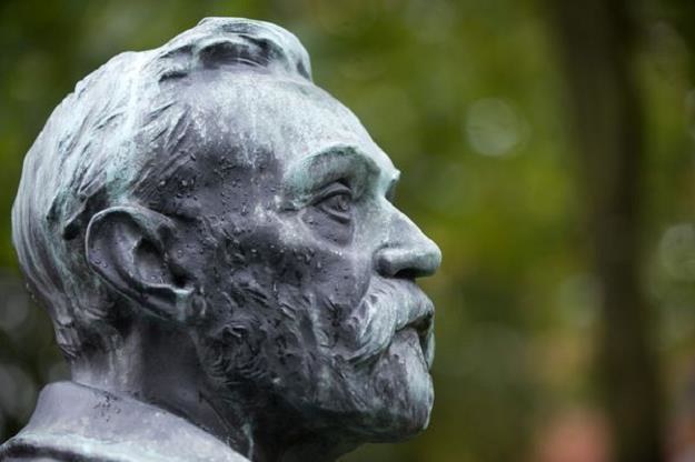 Fundator Nagrody Nobla - inżynier i wynalazca Alfred Nobel to postać nietuzinkowa /AFP