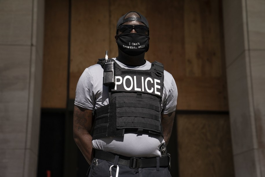 Czarnoskóry policjant o protestach po zabójstwie George’a Floyda: Nazywają nas "zdrajcami rasy" czy "łowcami niewolników"
