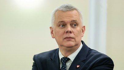 Funkcjonariusze ABW i SKW bez awansu, ale z dodatkami. Siemoniak ogłasza